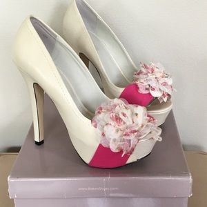 Bakers | Poppy | White/Hot Pink Pumps Size 8.5